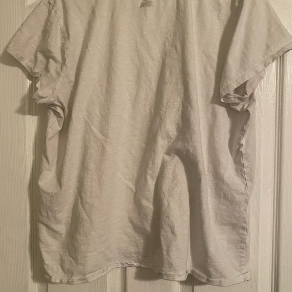 PINK Victoria's Secret White V-Neck Tee - Picture 3 of 4